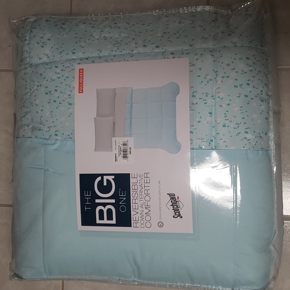 The Big One Bedding New Reversible Comforter Poshmark